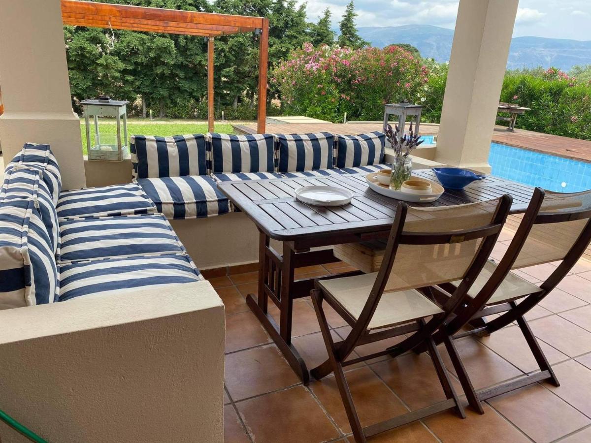 Georges Villa Galaxidi, Family, Pool And Garden Esterno foto