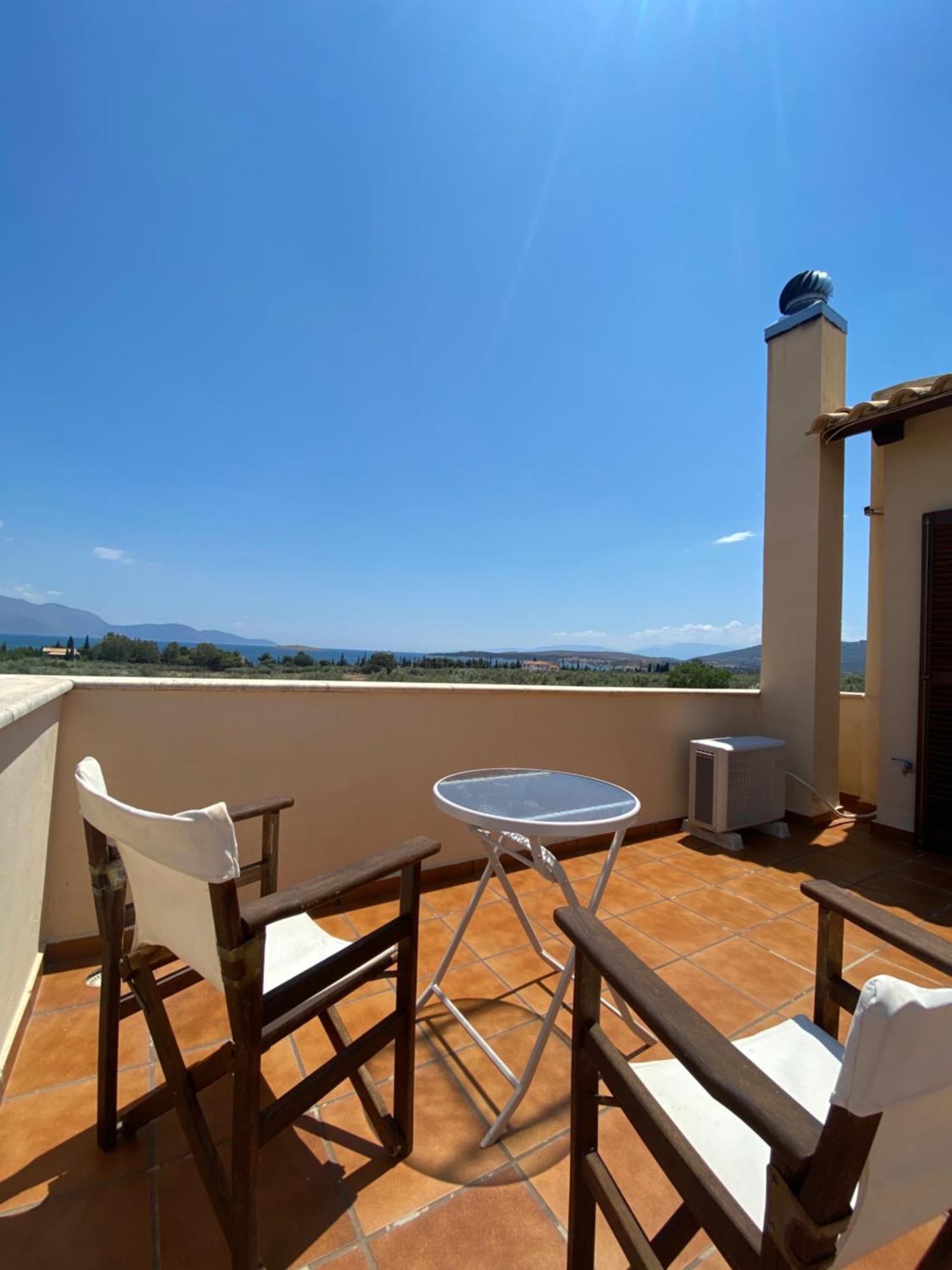 Georges Villa Galaxidi, Family, Pool And Garden Esterno foto