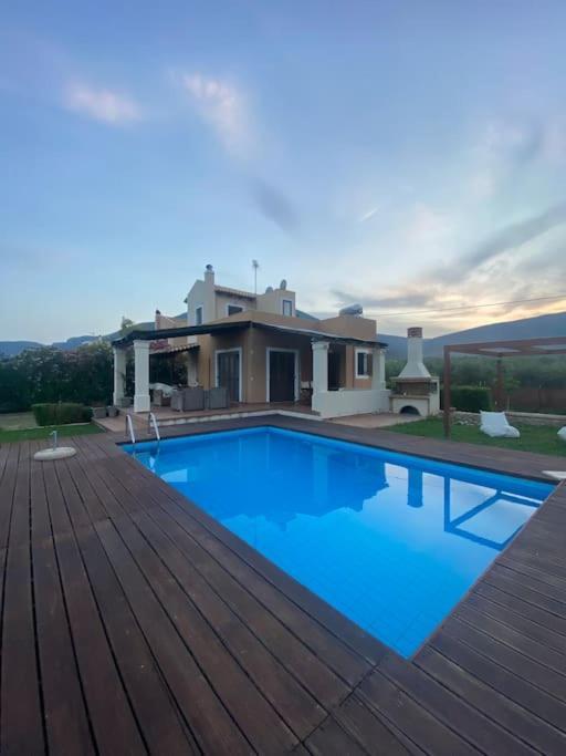 Georges Villa Galaxidi, Family, Pool And Garden Esterno foto
